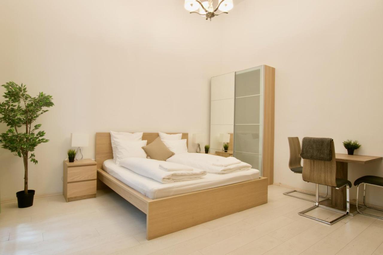 St. King 1 By Hi5 Apartments Budapest Ngoại thất bức ảnh